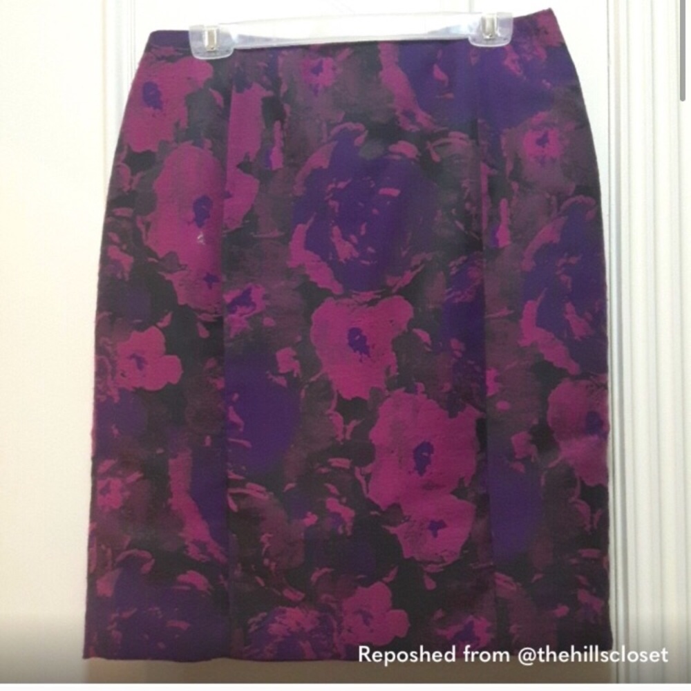 🛍️ Floral Italian Pencil Skirt